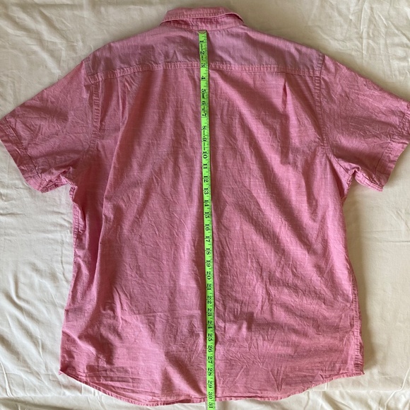 IZOD Shirt Mens XL Saltwater Button-Down Short Sleeve Pink Stripe Relaxed - Picture 5 of 8